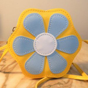 NWT Pretty Yellow & Blue Daisy Flower Pocketbook Purse Crossbody Zipper Closure